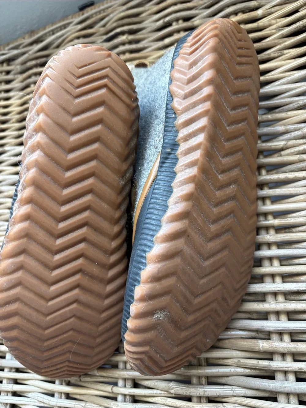 Sorel Out ‘N About Plus Felt Brown, Gray & Black Women's Insulated Boots Size 10 - Picture 7 of 9